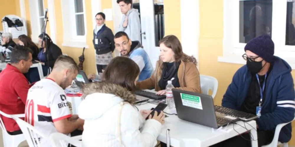 Evento vai até sexta-feira (12) com oportunidades de emprego e capacitação para o mercado de trabalho
