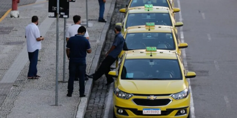 No último dia 16, o governo pagou as duas primeiras parcelas a cerca de 245 mil taxistas cadastrados