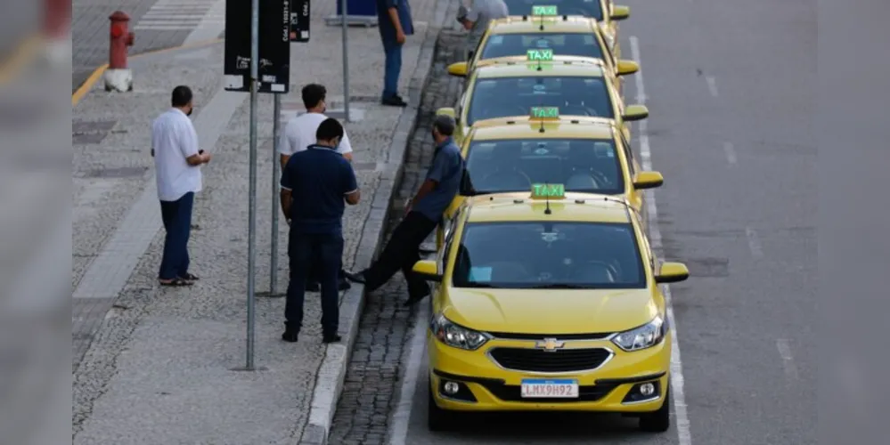 No último dia 16, o governo pagou as duas primeiras parcelas a cerca de 245 mil taxistas cadastrados