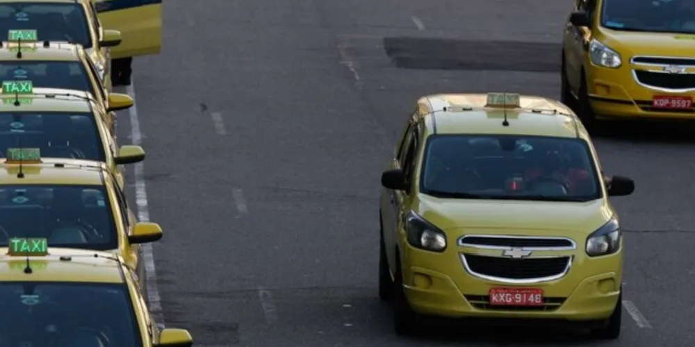 Abono será pago até dezembro próximo como ajuda para compensar a elevação do preço de combustíveis e derivados.