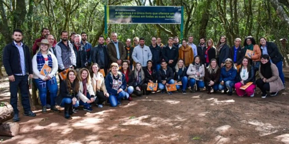 Após deixar a sede da secretaria, os visitantes passaram por pontos turísticos histórico-culturais e ecológicos