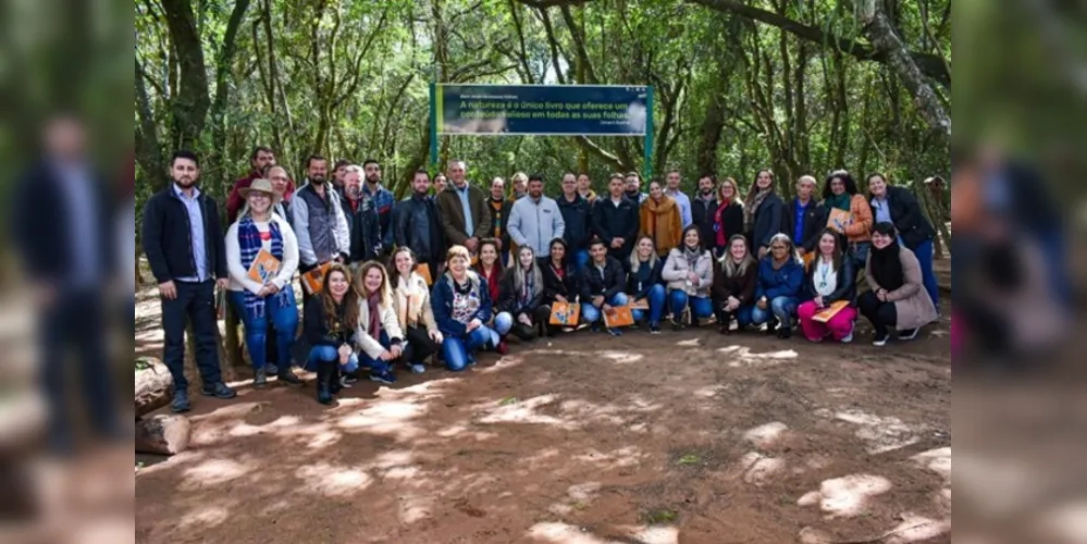 Após deixar a sede da secretaria, os visitantes passaram por pontos turísticos histórico-culturais e ecológicos