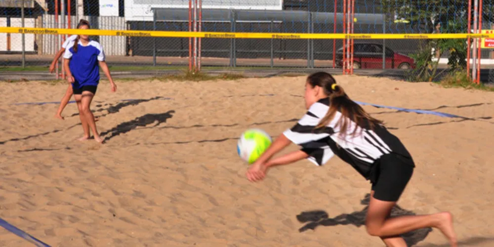 Parque Ambiental recebe circuito de vôlei de areia.