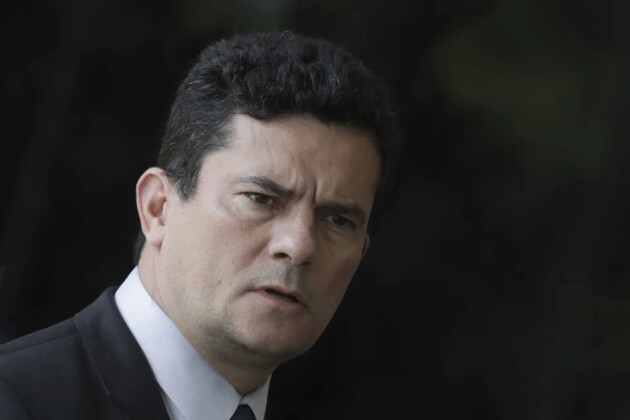 Situação foi neste sábado (6), quando o ex-juiz visitava a Feira do Juvevê, no Alto da XV