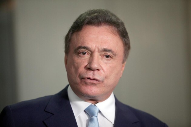 Álvaro Dias busca a reeleição pelo Senado.