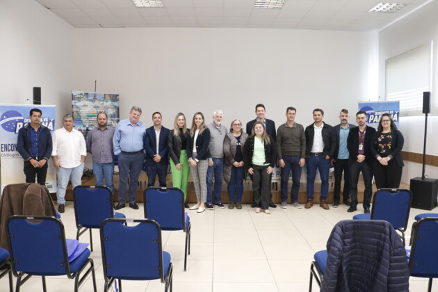 Evento foi promovido pela Associação dos Municípios do Paraná (AMP) e Sebrae, em parceria com as associações microrregionais