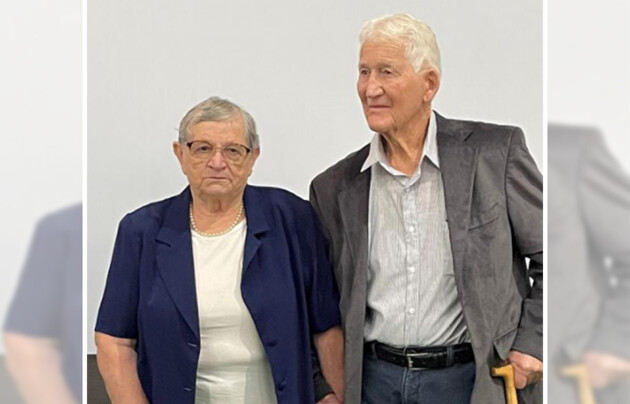 Walter Degger e sua esposa foram homenageados pela cooperativa com uma placa no início deste ano