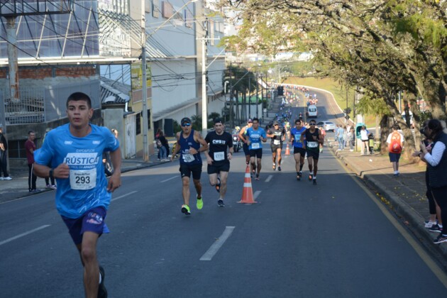 Corrida e Passeio Ciclístico são tradicionais no evento ponta-grossense