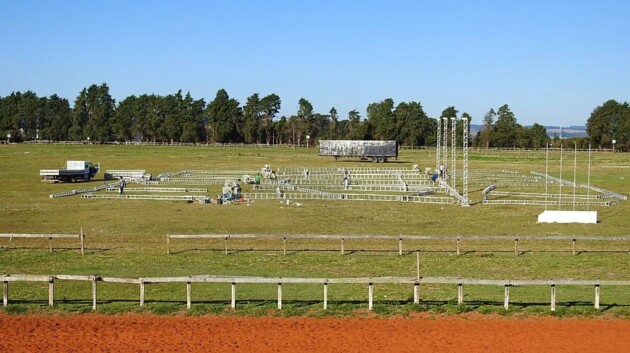 Estrutura da Expocon começou a ser montada em julho, mas as chuvas dos últimos dias comprometeu os avanços