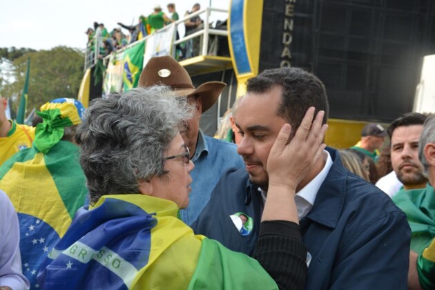 Paulo Martins tem o apoio do presidente Jair Bolsonaro e do governador Ratinho Junior.