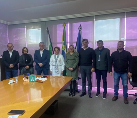 Reunião aconteceu na manhã desta quarta-feira (21)