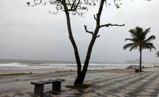 Em Guaratuba, a maior velocidade de vento até agora foi de 97.2 km/h ao meio-dia