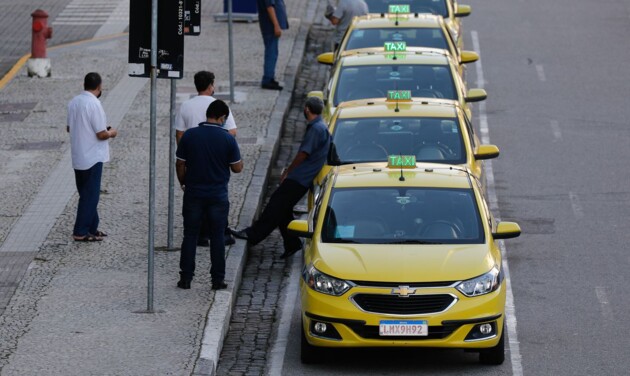 No último dia 16, o governo pagou as duas primeiras parcelas a cerca de 245 mil taxistas cadastrados