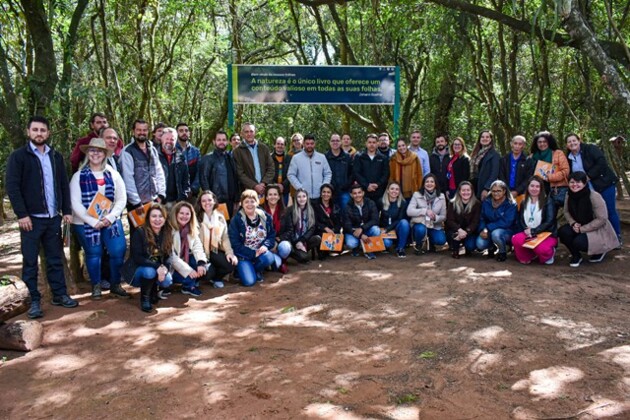 Após deixar a sede da secretaria, os visitantes passaram por pontos turísticos histórico-culturais e ecológicos