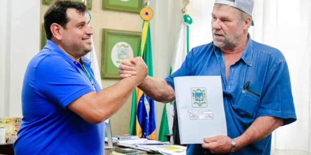 Segundo o prefeito Artur Butina, os funcionários públicos são uma das prioridades da gestão