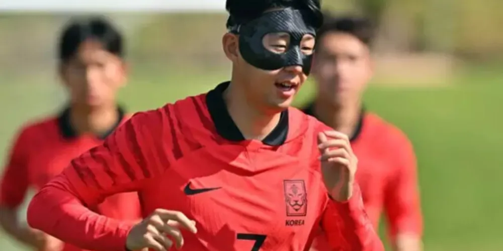 Máscara está passando por adaptações após pedido da FIFA