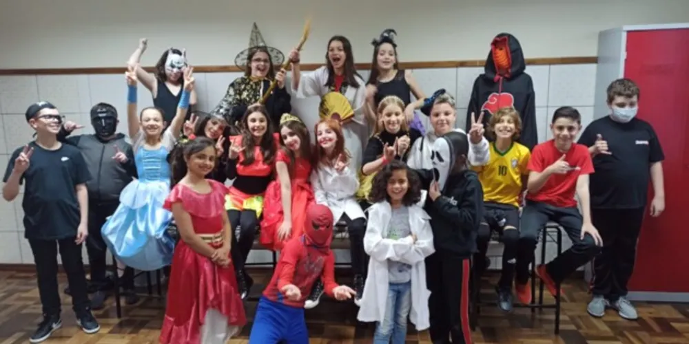 Alunos também puderam ir fantasiados e mostrar sua criatividade aos colegas