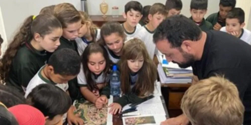 Bate-papo com o prefeito contribuiu para que alunos pudessem entender mais sobre o tema