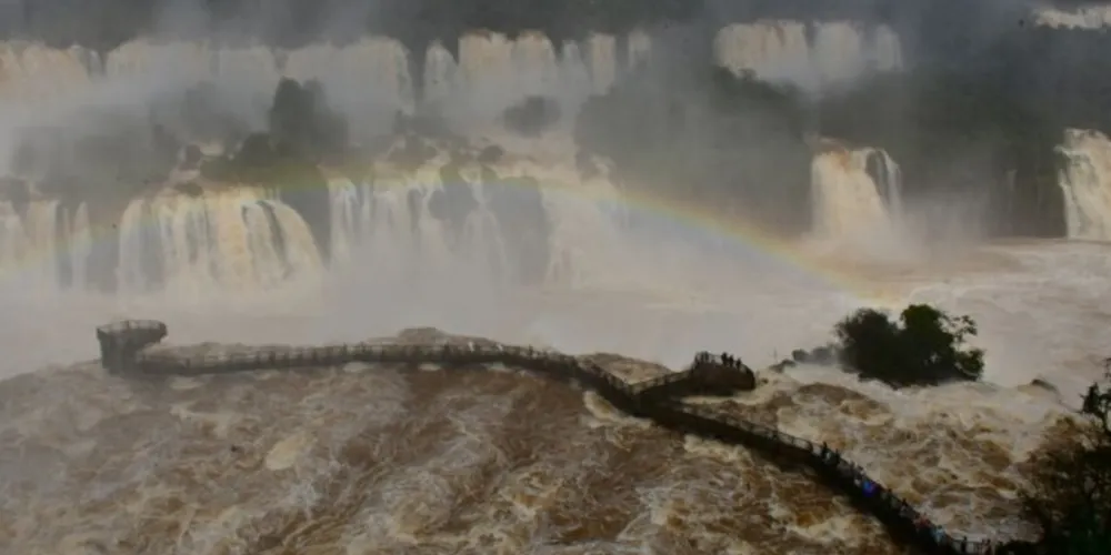 Caminho foi bloqueado durante a semana devido ao grande aumento do volume de água após chuvas na região