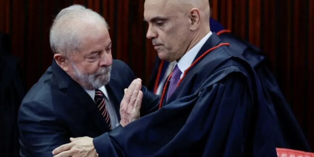 O evento começou às 14h25 e está sendo realizado no plenário do TSE, em Brasília