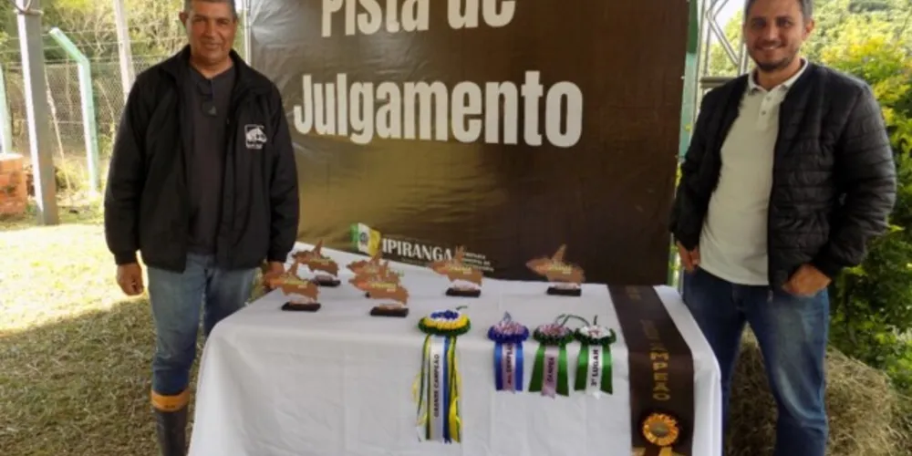 Secretário de Agricultura, Faustino Pereira Filho, ao lado do prefeito Douglas Modesto (PSB) na 1ª edição da ExpoIpiranga