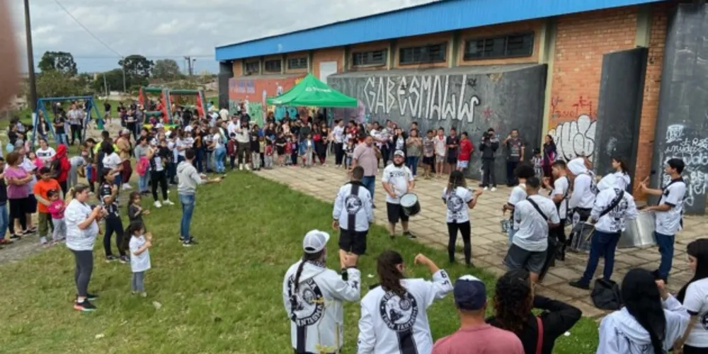 A ação aconteceu de forma totalmente gratuita no Ginásio de Esportes da 31 de março e atendeu aproximadamente 600 pessoas durante todo o dia.