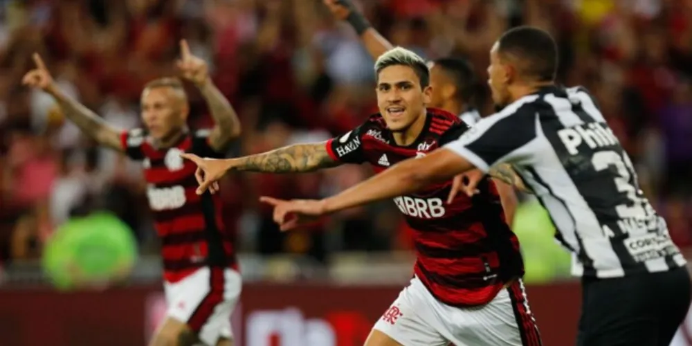 Pedro (foto) foi um dos poucos titulares que entrou em campo