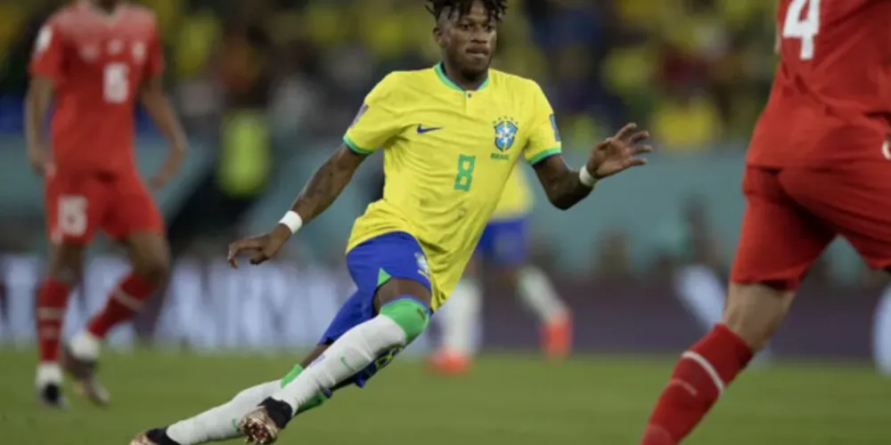 Fred (foto) em campo pela Seleção Brasileira em jogo contra a Suíça