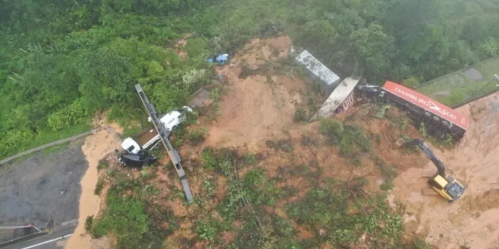 Polícia Científica do Paraná disponibilizou um telefone para atendimento de familiares das vítimas