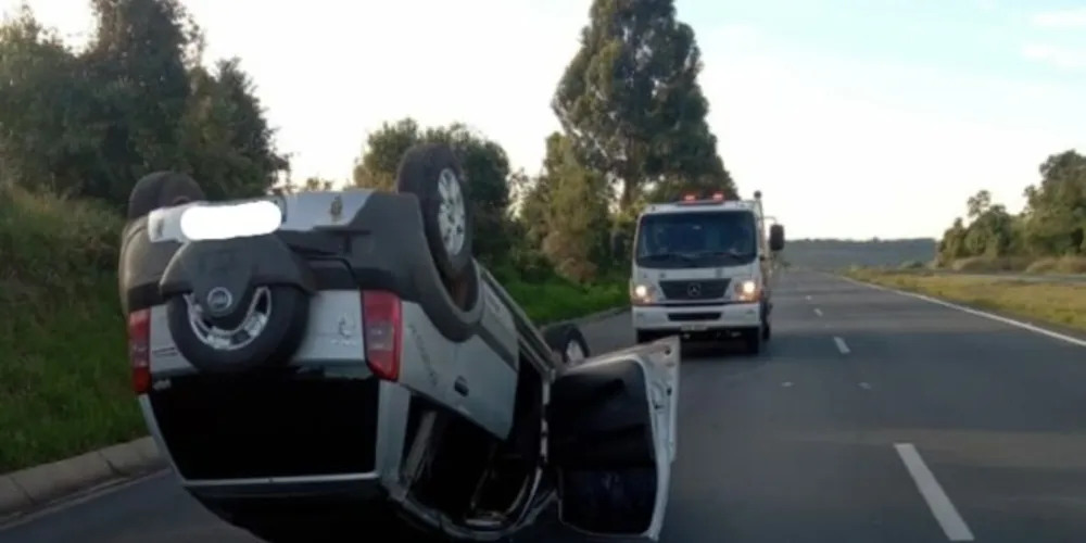 Acidente aconteceu no amanhecer deste domingo, na 'Rodovia do Café'