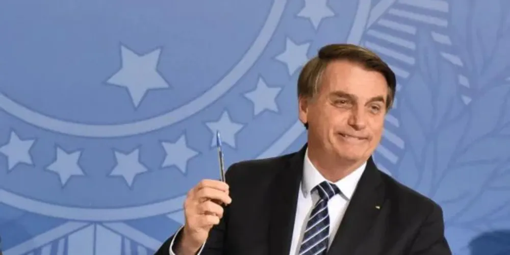 Presidente Jair Bolsonaro assinou duas medidas que põem fim ao esquema