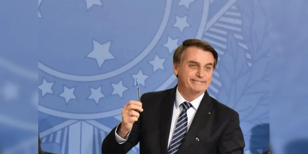 Presidente Jair Bolsonaro assinou duas medidas que põem fim ao esquema