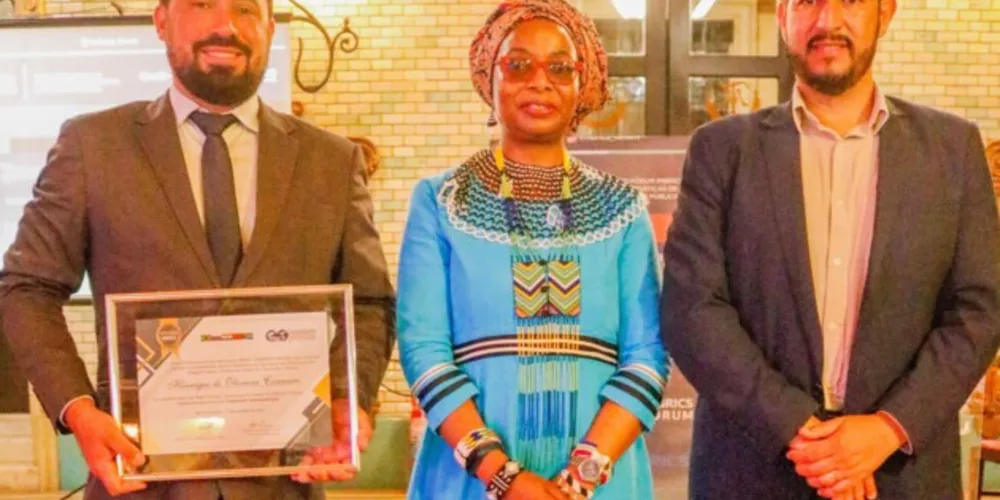 Presidente da AMCG e prefeito de Piraí do Sul, Henrique Carneiro, representou a Associação na solenidade