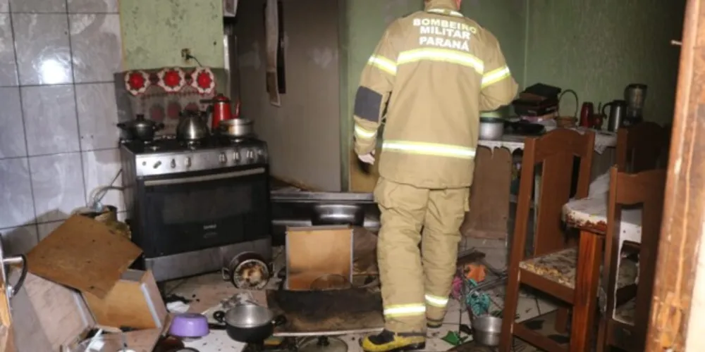 Equipes do Corpo de Bombeiros foram acionadas para realizar os atendimentos necessários