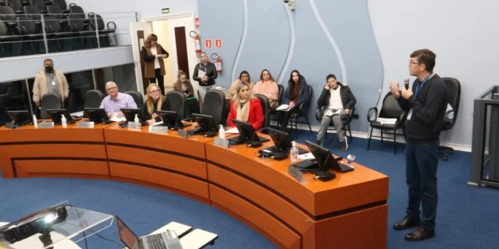 Claudio Grokoviski participou de audiência pública na Câmara Municipal de Ponta Grossa