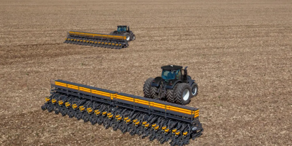 Plantio de milho começou em agosto, enquanto que a soja precoce chegou ao campo a partir do dia 10 de setembro