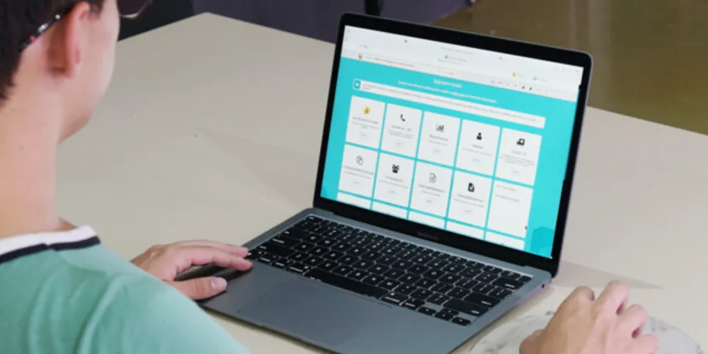 O Portal da Transparência é um site de acesso livre, no qual o cidadão pode encontrar informações sobre como o dinheiro público é utilizado, além de se informar sobre assuntos relacionados à gestão pública do Município de Ponta Grossa.