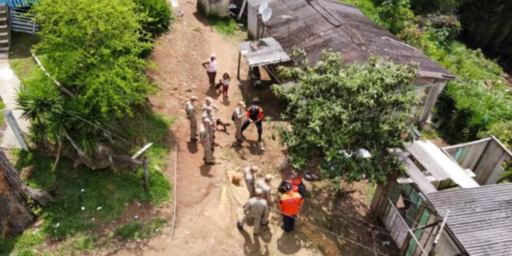 Agentes têm visitado famílias que residem em áreas de atenção