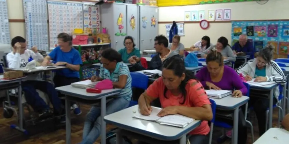 Esta é uma oportunidade para que aquelas pessoas que ainda não concluíram o 5o ano do Ensino Fundamental possam retirar o seu primeiro diploma, garantindo assim seu histórico escolar, documento muito importante para conseguir melhores oportunidades de emprego e de salário