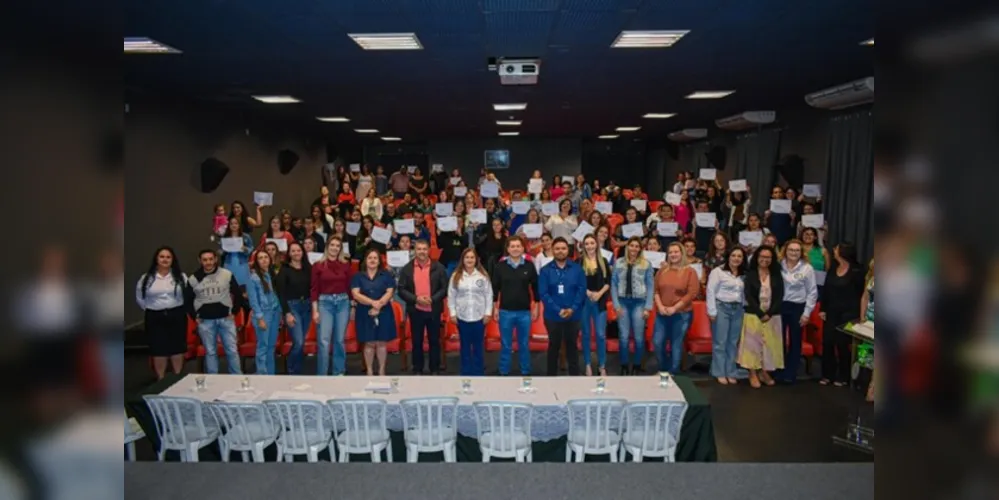 Representando a prefeita Alcione Lemos (União), o secretário Ghiovanny Lorusso, parabenizou  aos formandos