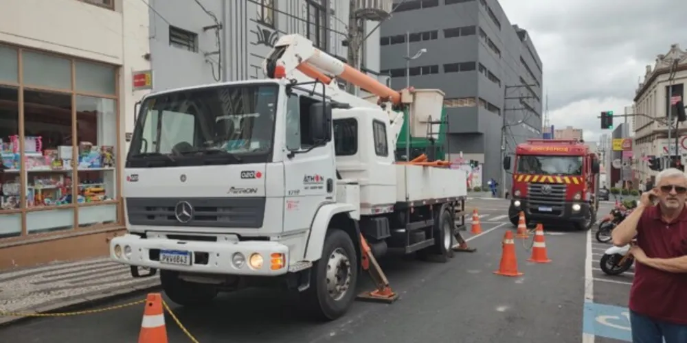 Companhia explica que mais de 3,2 mil consumidores ficaram sem energia elétrica