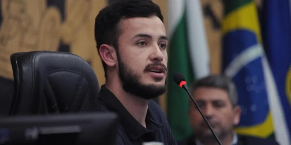 Vereador Filipe Chociai durante a Sessão Ordinária desta quarta-feira (19).