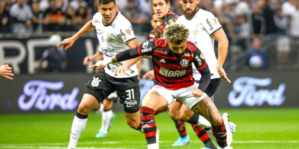 Premiação da competição é um grande atrativo para os times na briga: o vice-campeão assegura R$ 25 milhões, enquanto o campeão ganha R$ 60 milhões