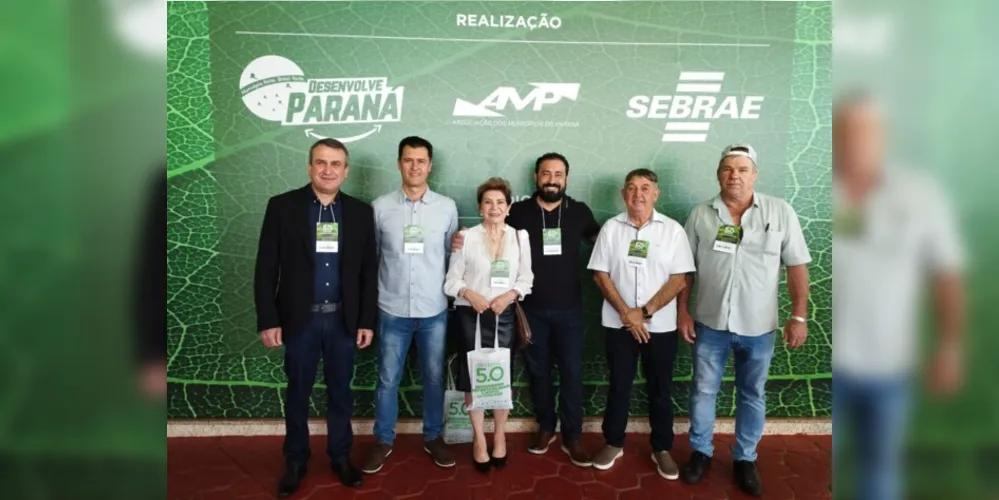 Gestores municipais tiveram a oportunidade de dialogar com lideranças estaduais e participar de palestras