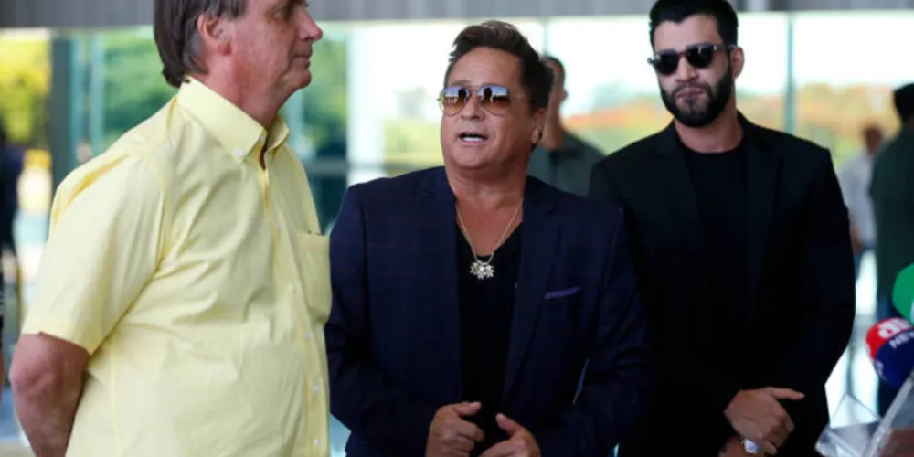 Jair Bolsonaro, Leonardo e Gusttavo Lima reunidos no Palácio da Alvorada.