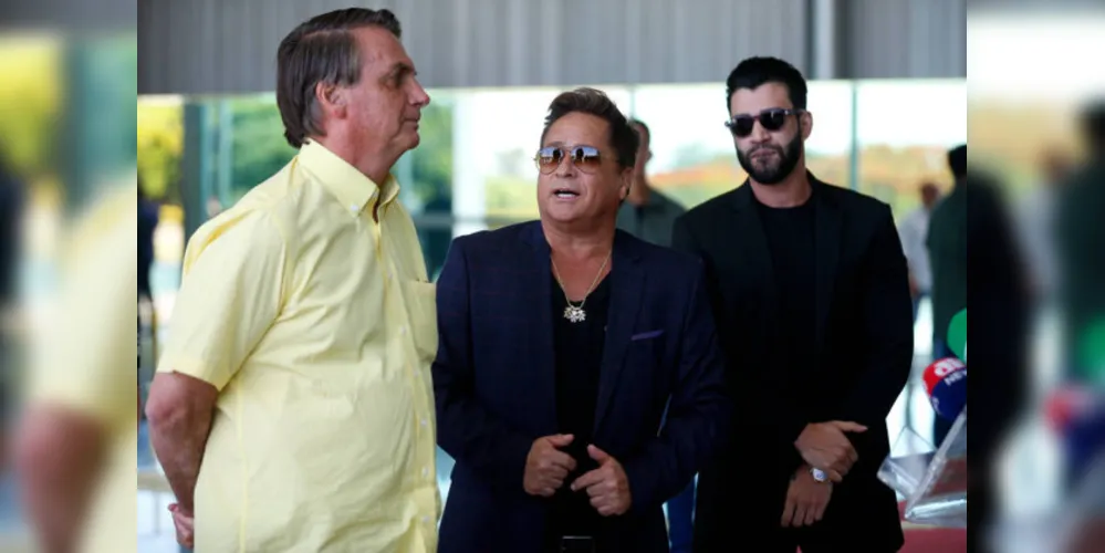 Jair Bolsonaro, Leonardo e Gusttavo Lima reunidos no Palácio da Alvorada.