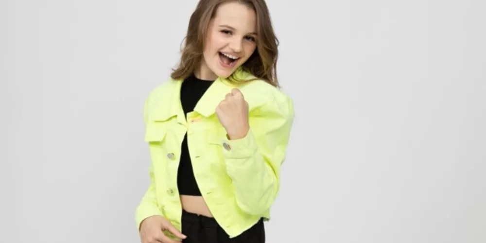 Giovanna Barbiero, cantora ponta-grossense, lançou mais uma música nas plataformas digitais