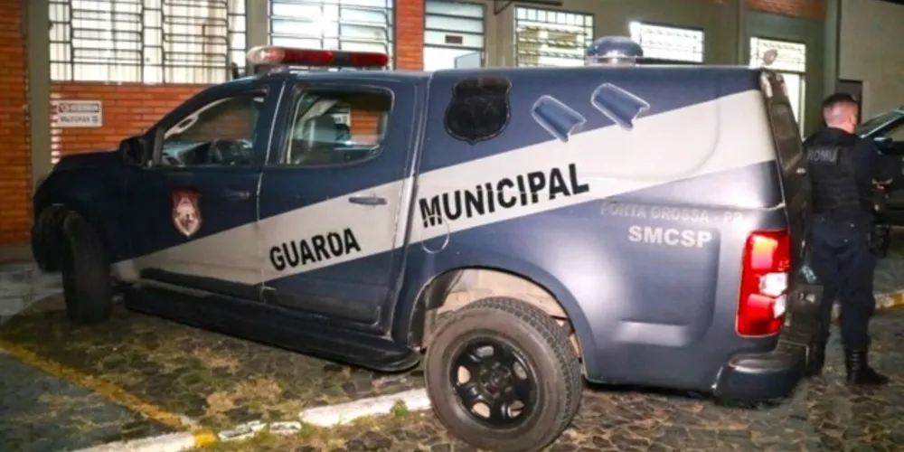 Agentes localizaram o suspeito em um bar na região do Distrito de Guaragi, em Ponta Grossa