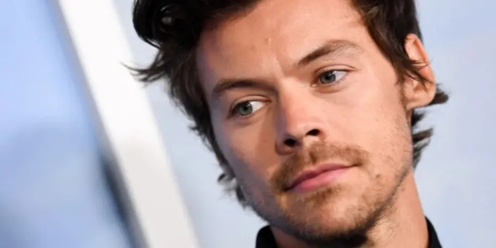 Cantor britânico se apresenta neste sábado (10), em Curitiba