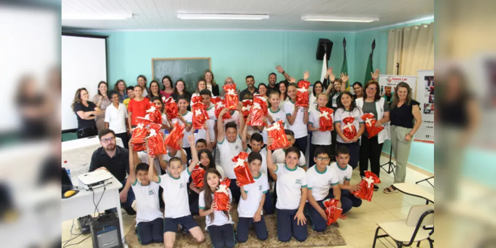 Evento contou com a participação dos premiados, autoridades e diretoras